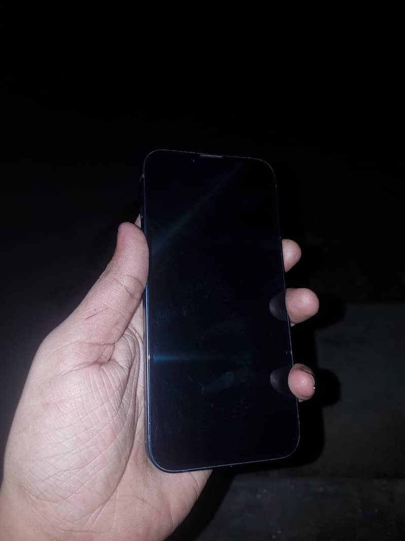 Apple iPhone 13 6