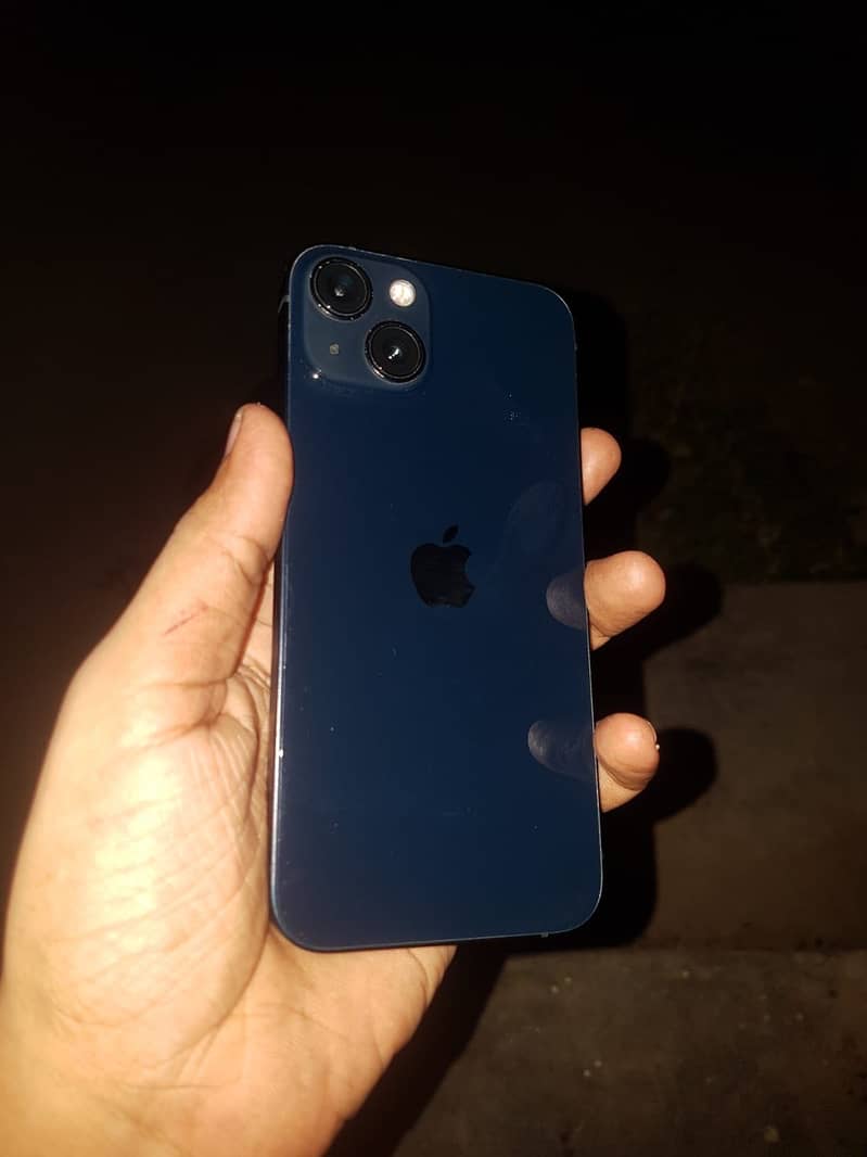 Apple iPhone 13 7