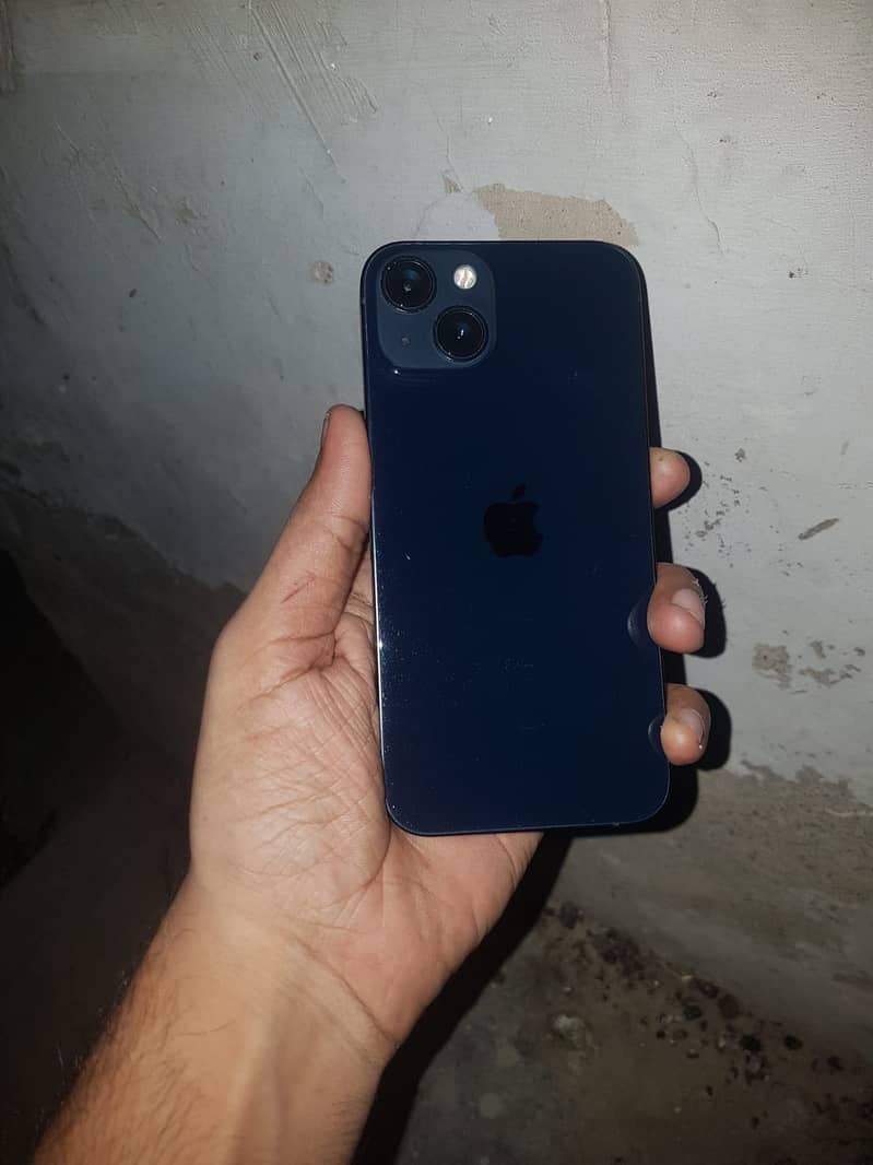 Apple iPhone 13 8