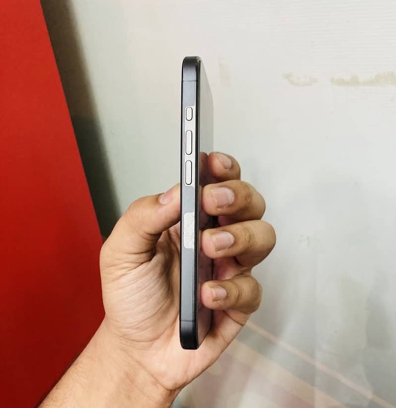 Apple iPhone 15 Pro 5