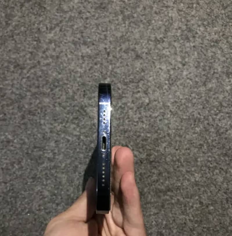 Apple iPhone 12 Pro Max 4