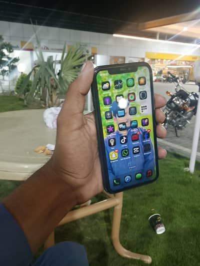 Apple iPhone 11