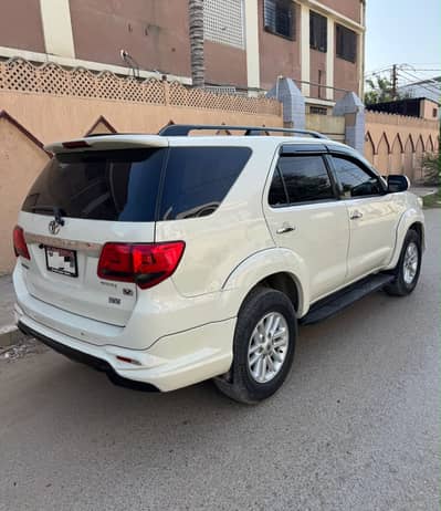 Toyota Fortuner V 2013