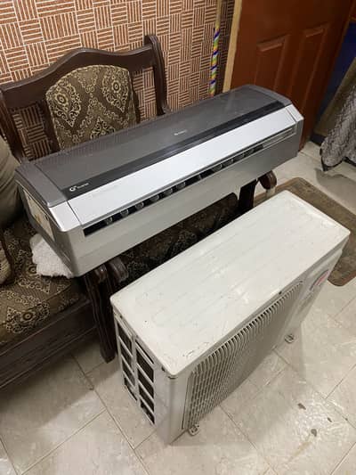 Gree 1 Ton Inverter Air Conditioner