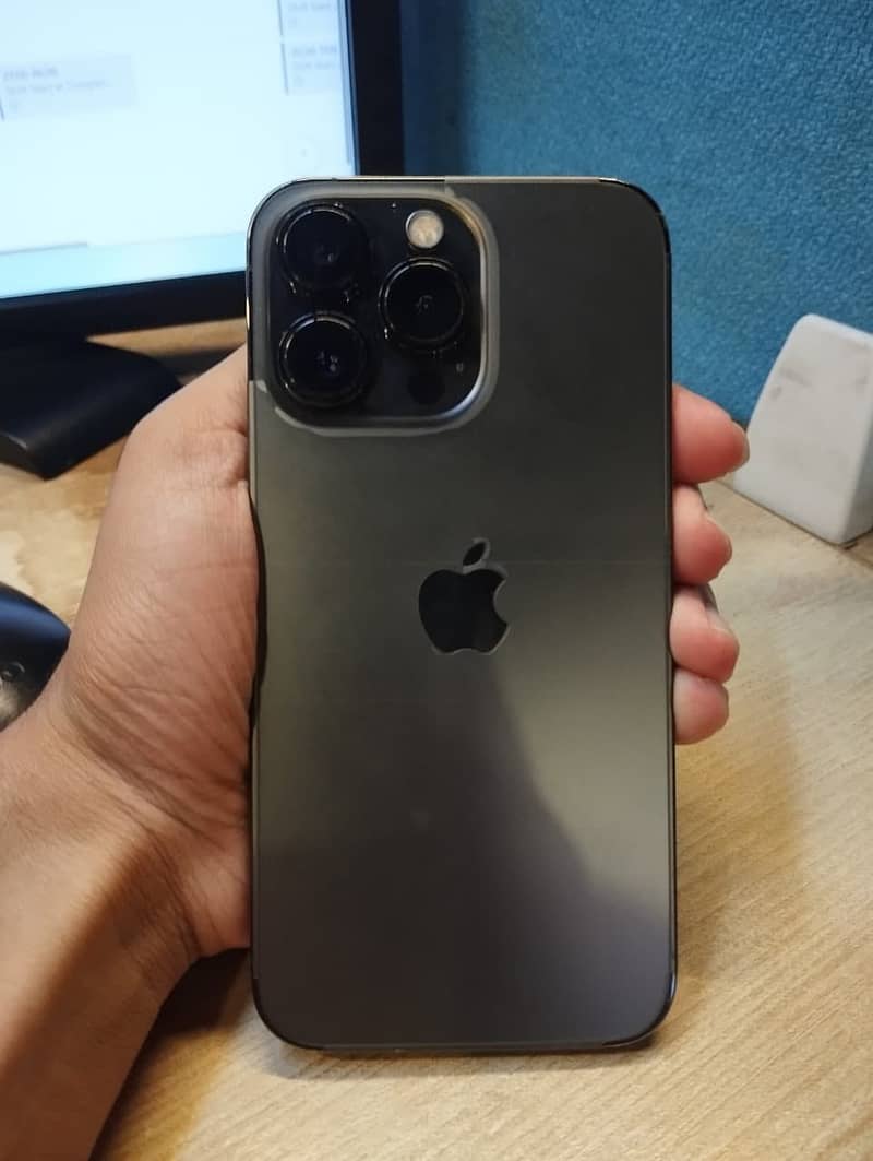 Apple iPhone 13 Pro 1