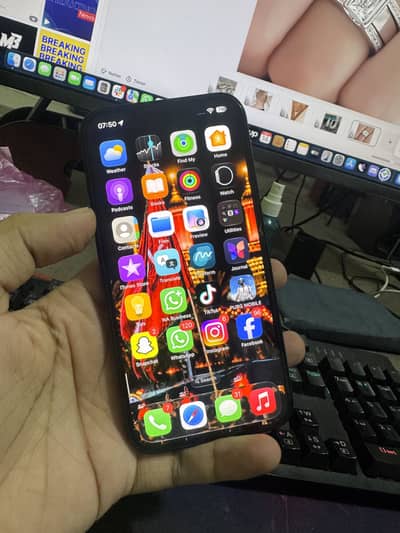Apple iPhone 13