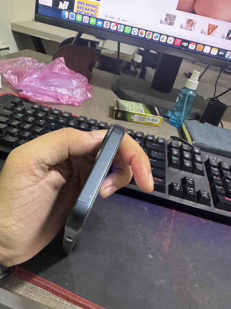 Apple iPhone 13 2