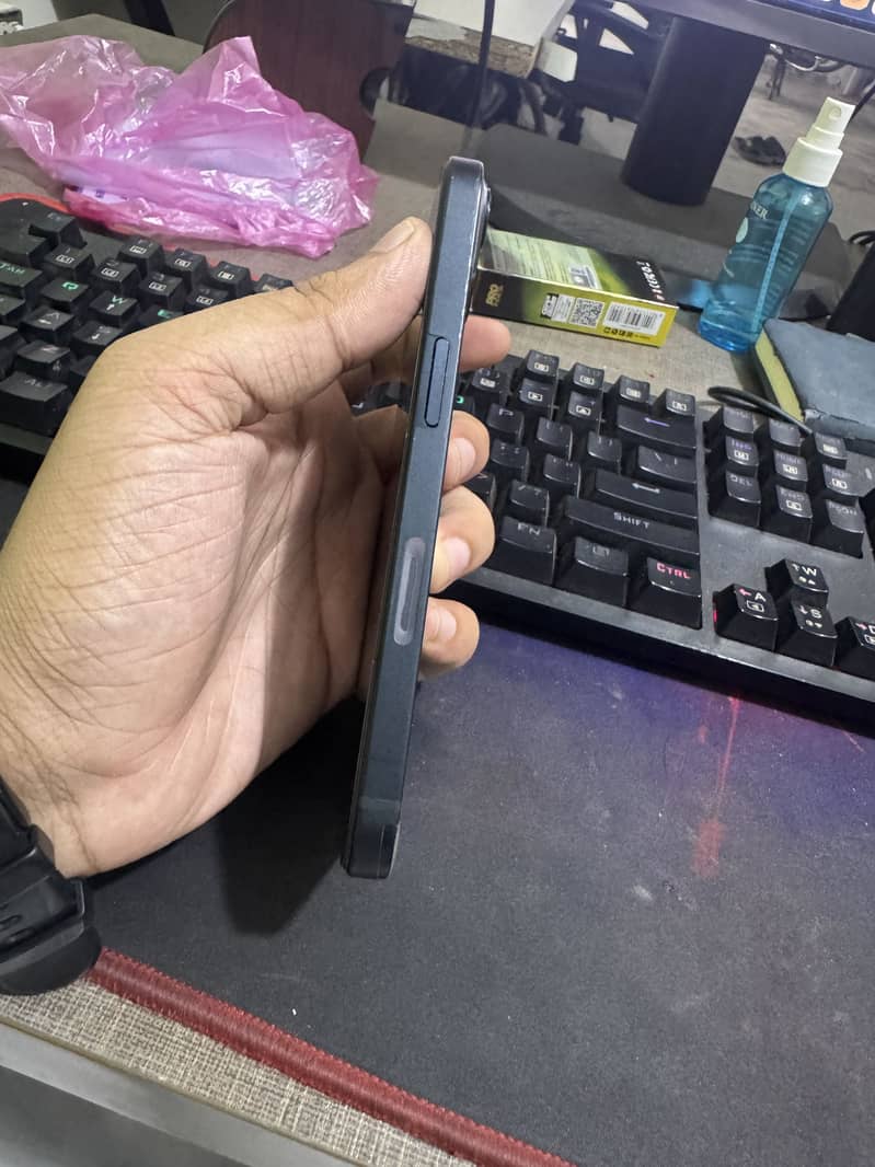 Apple iPhone 13 3