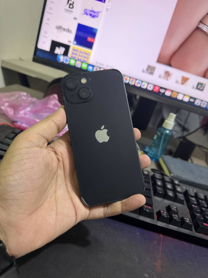Apple iPhone 13 6