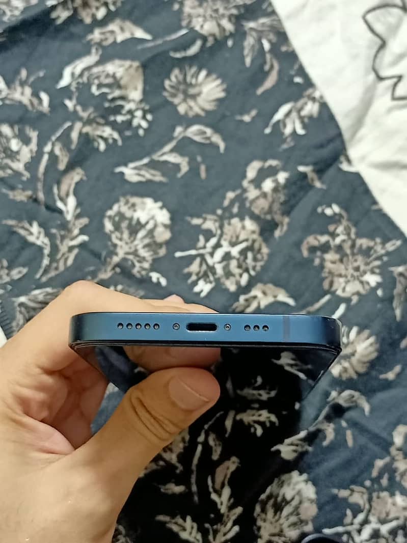 Apple iPhone 13 3