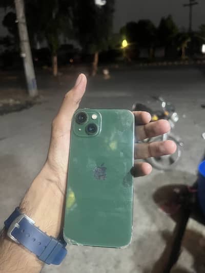 Apple iPhone 13