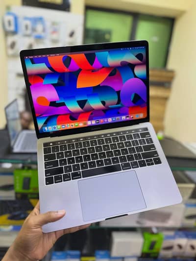 MACBOOK PRO (2018) 16/1000gb (13.3 inch) Touchbaar (Brand New)