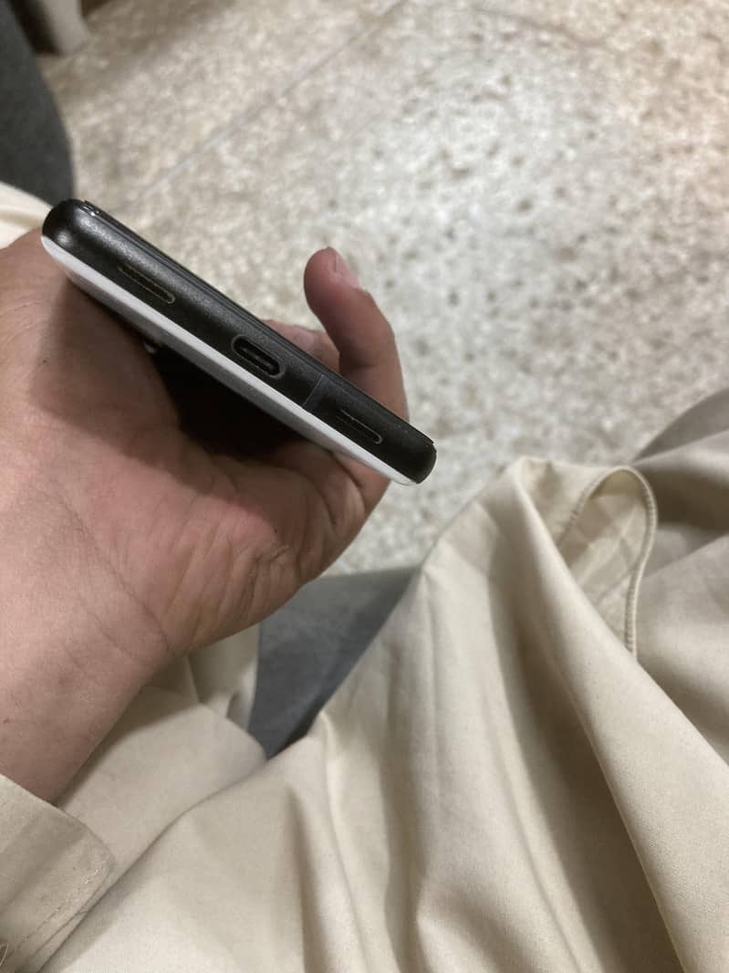 Google Pixel 6a 4