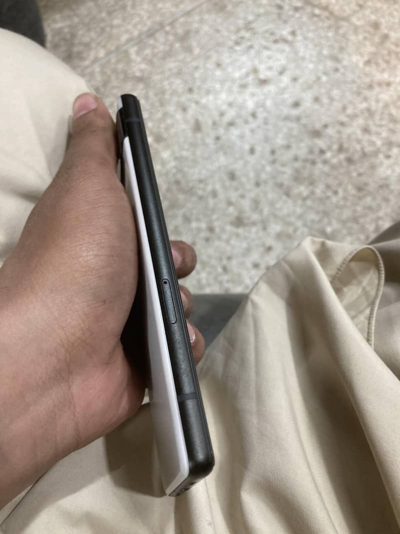 Google Pixel 6a 5