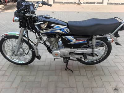 Honda CD 125 2025 model black colour