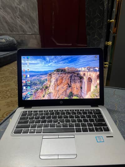 HP laptop elite book i5 6generation 8gb 256ssd