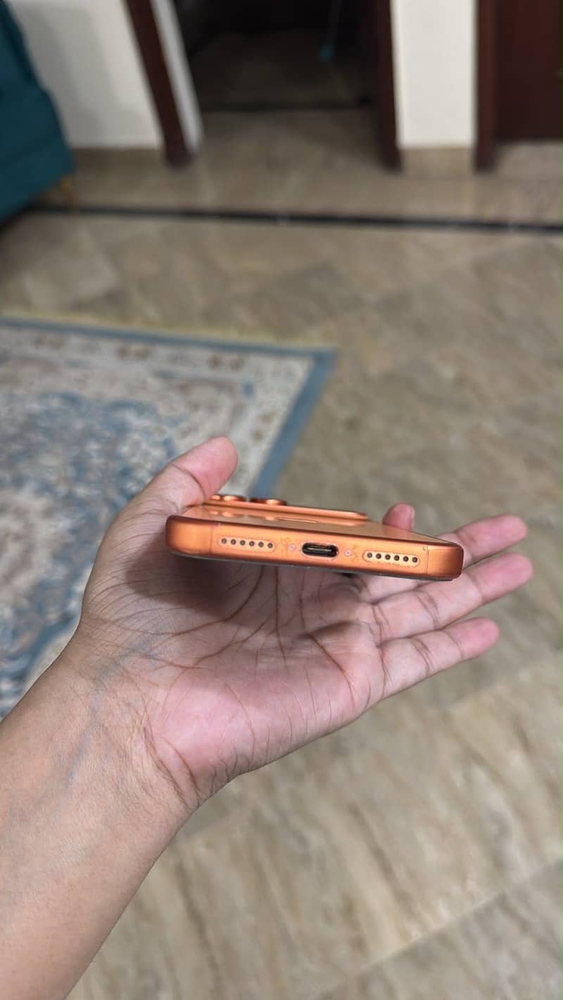 Apple iPhone 17 Pro Max 4