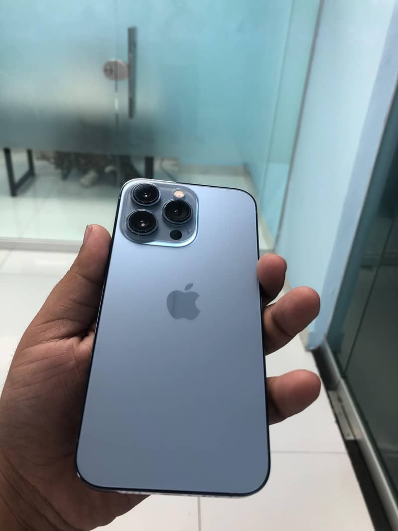 Apple iPhone 13 Pro 1