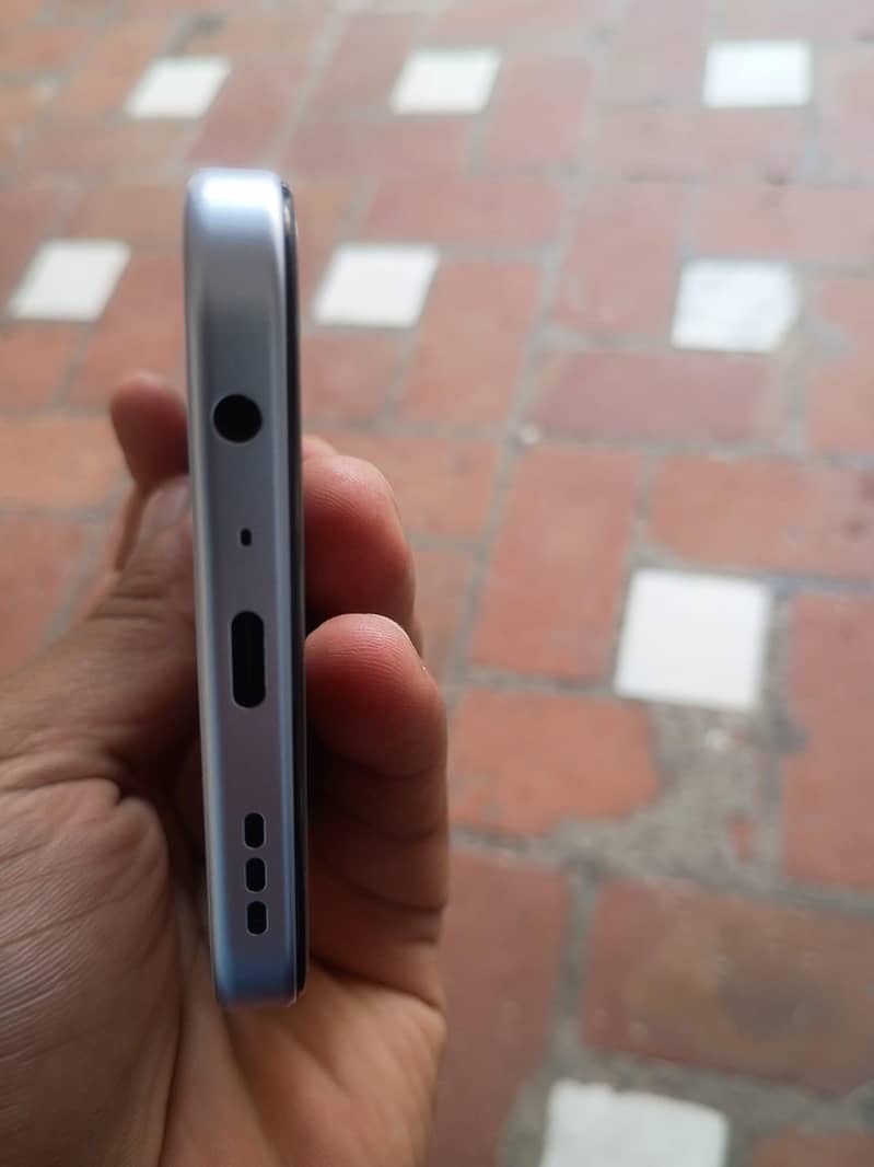 OPPO A6k 4