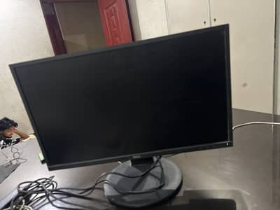 Dell LCD 24 inches in good condition with 4k Result