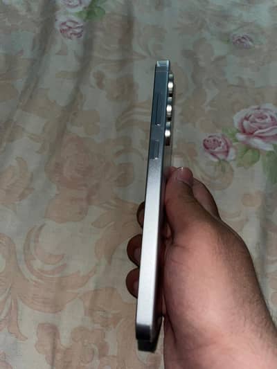 Samsung Mobile S24 fE