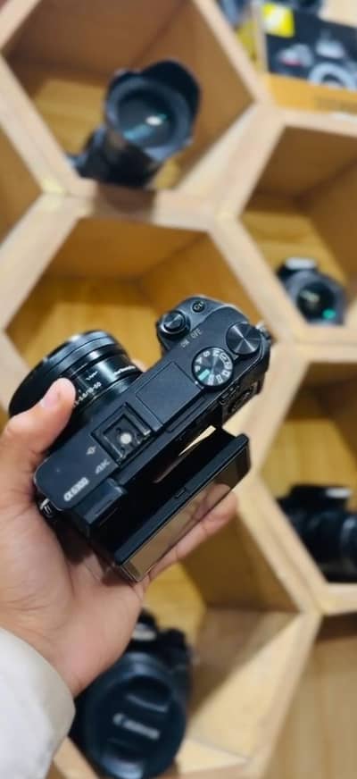 Sony a6300 + 16-50mm OSS | Face-to-Face Deal Only!