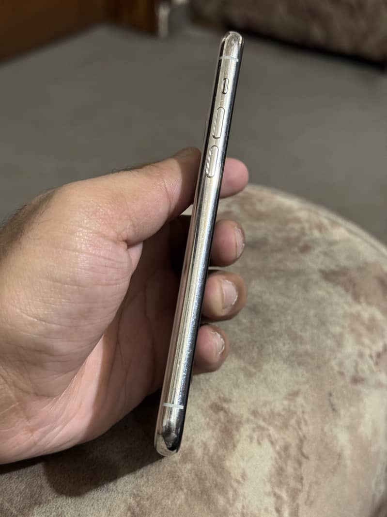Apple iPhone 11 Pro 3