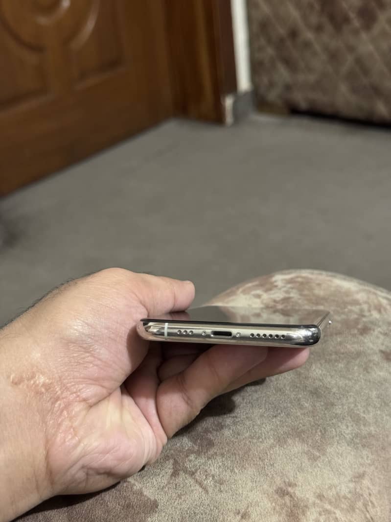 Apple iPhone 11 Pro 5