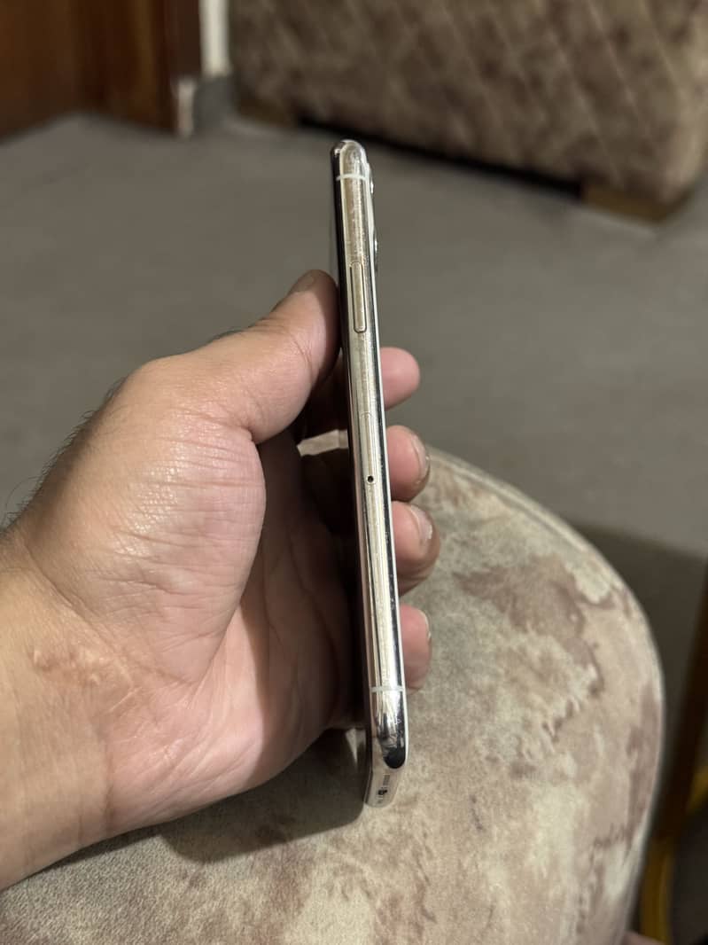 Apple iPhone 11 Pro 7