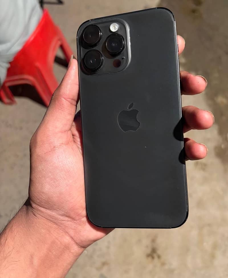 Apple iPhone 14 Pro Max 4