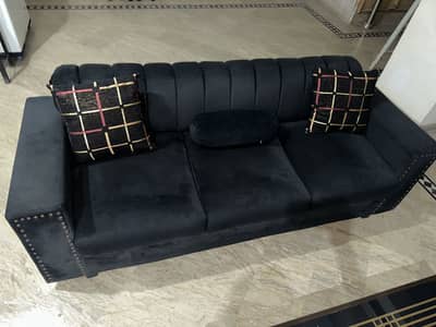 3 SEATS SOFA FOR SALE VELVET WITH TWO CUSHIONS