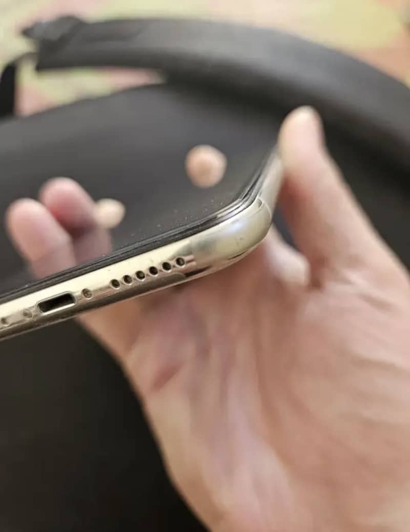 Apple iPhone X 3