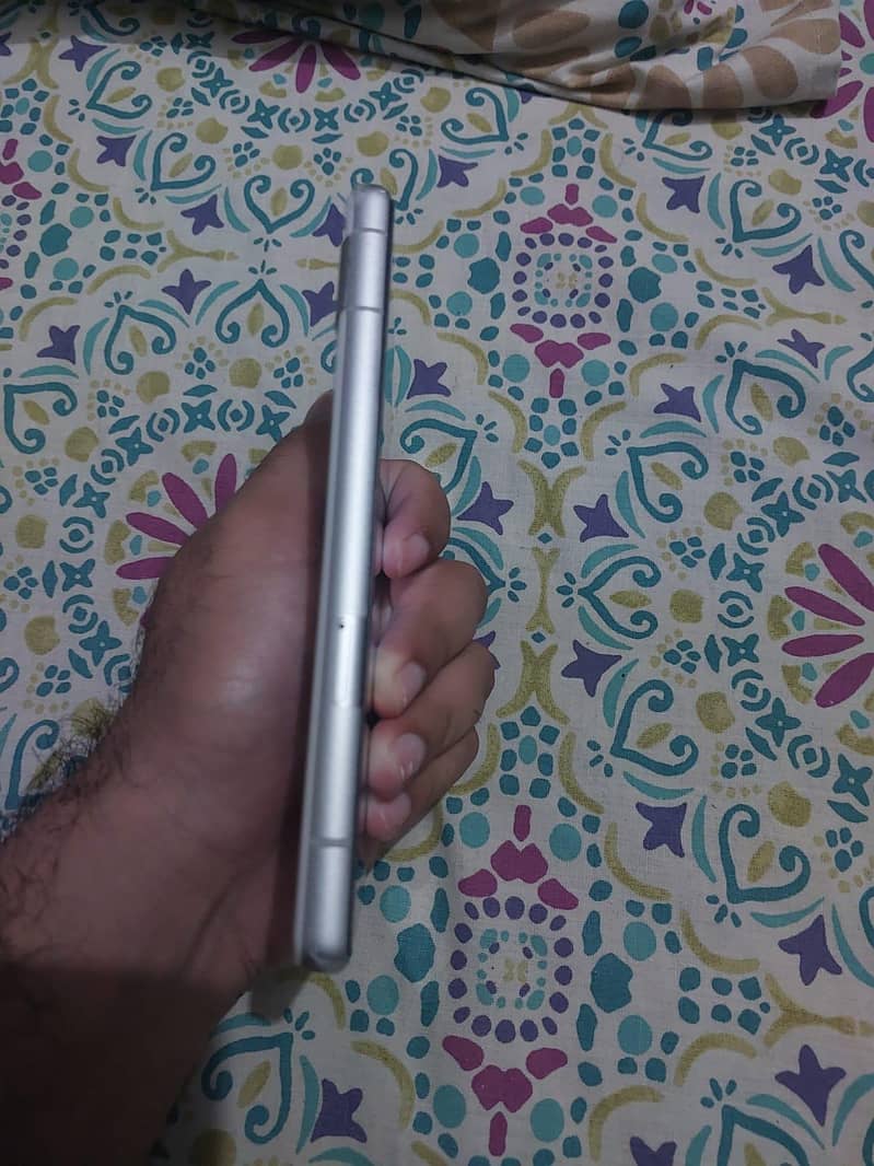 Google Pixel 7a 5