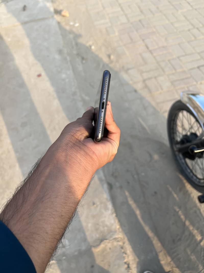 Apple iPhone 8 Plus 2