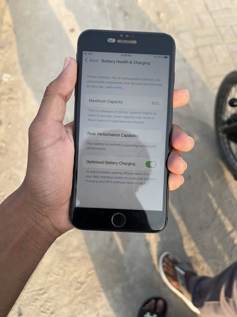 Apple iPhone 8 Plus 3