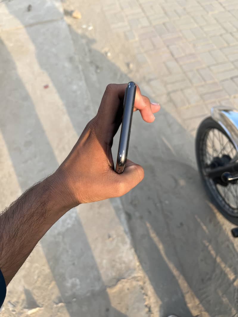Apple iPhone 8 Plus 5