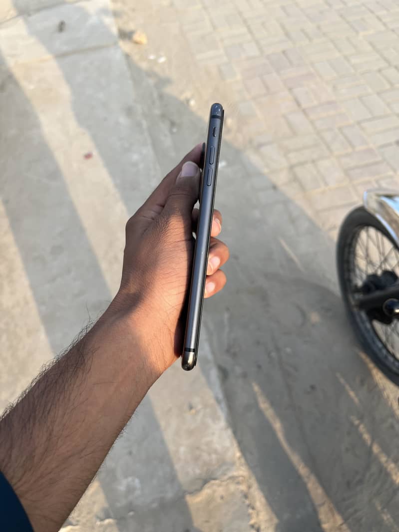 Apple iPhone 8 Plus 6
