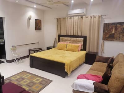 Vip 10 Marla Ulta Luxury Furnished Lower Portion Available For Rent In Bahria Town Lahore