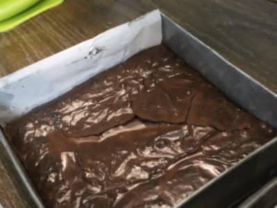 6 pieces fresh baked fudge brownies