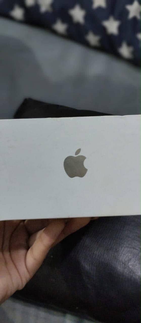 Apple iPhone 7 Plus with box 1