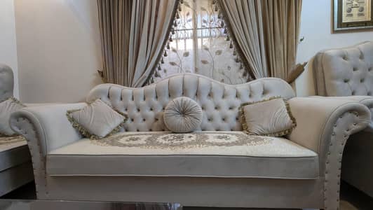 almost new 5 Seater Sofa Set High Back- Selling Urgently
