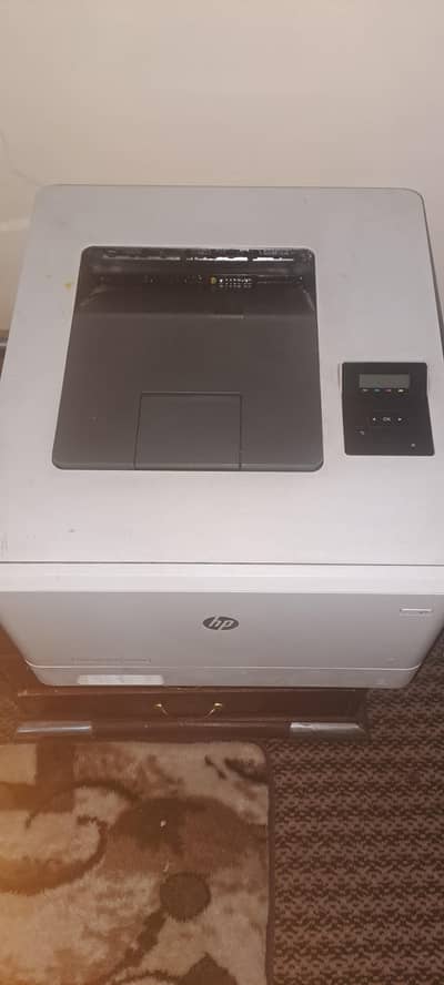 color laser jet pro M452nw