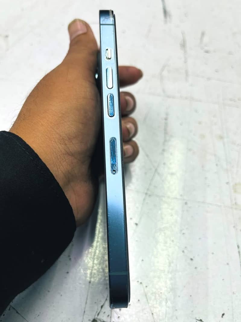 Apple iPhone 13 Pro 1