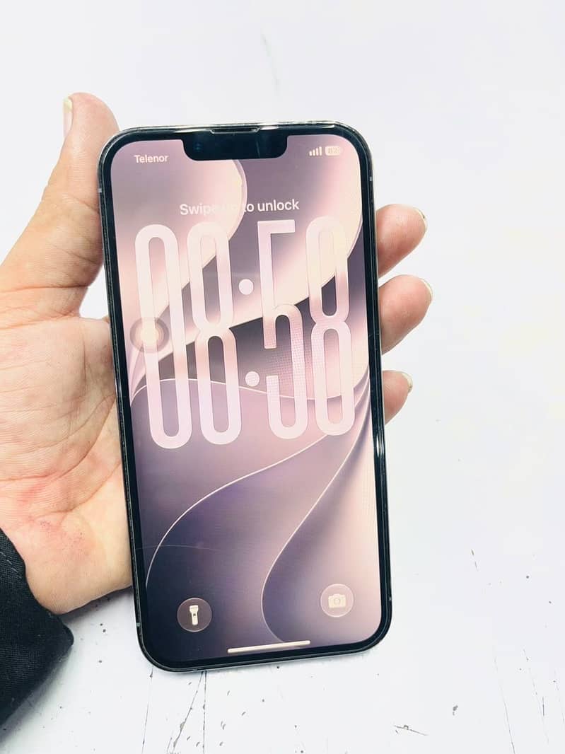 Apple iPhone 13 Pro 2