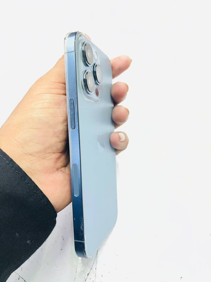 Apple iPhone 13 Pro 4