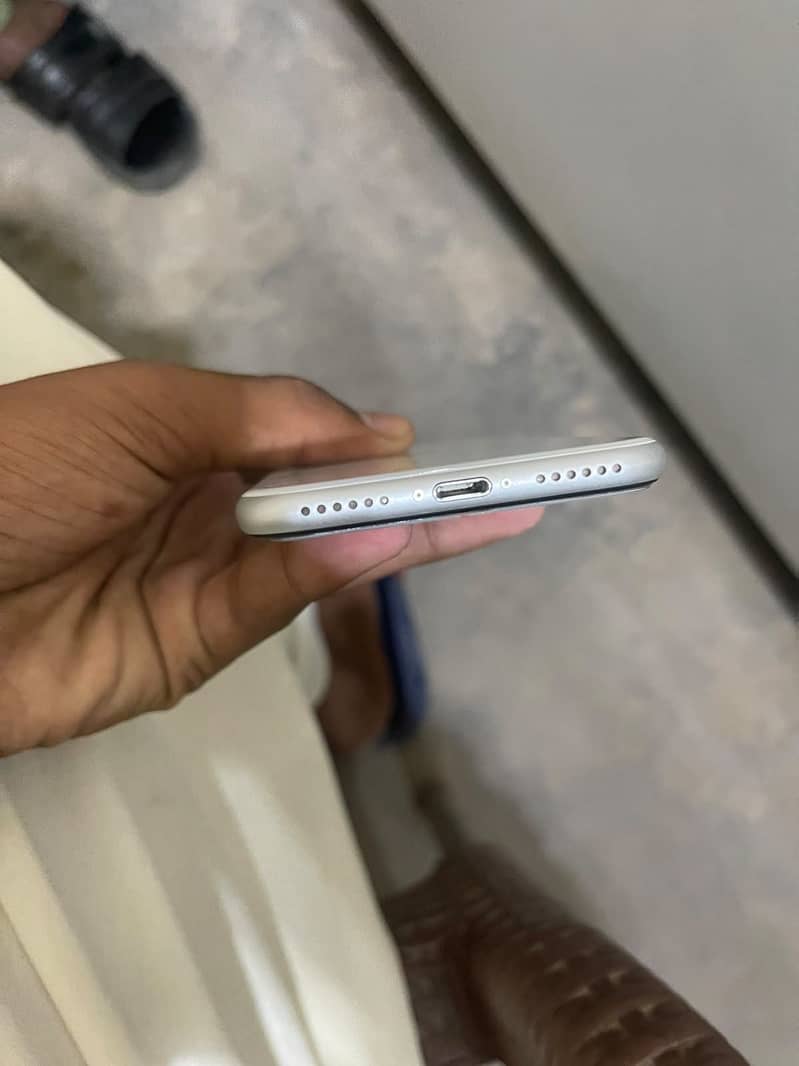 Apple iPhone SE 4