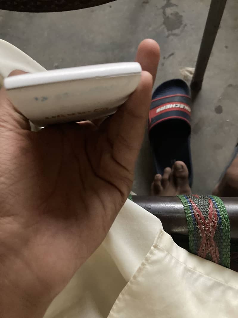 Apple iPhone SE 11