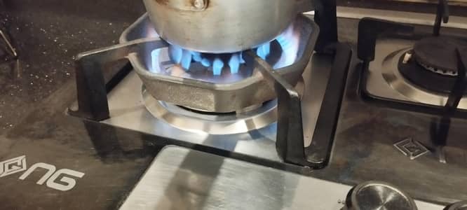 3 Automatic Built-In Gas Stove - Excellent Condition
