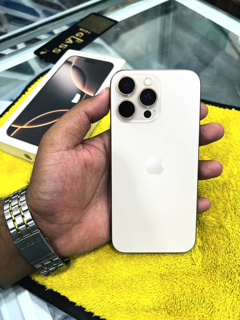 iPhone 16 Pro Max 1