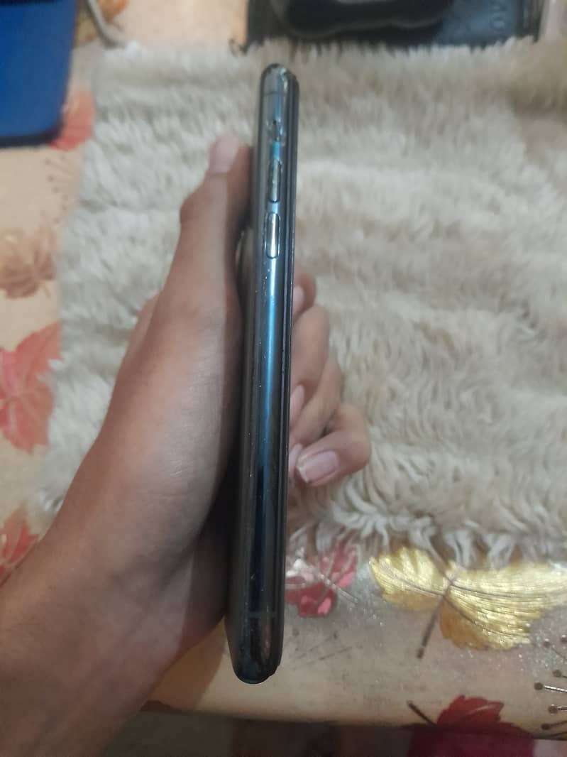 Apple iPhone 11 Pro 0